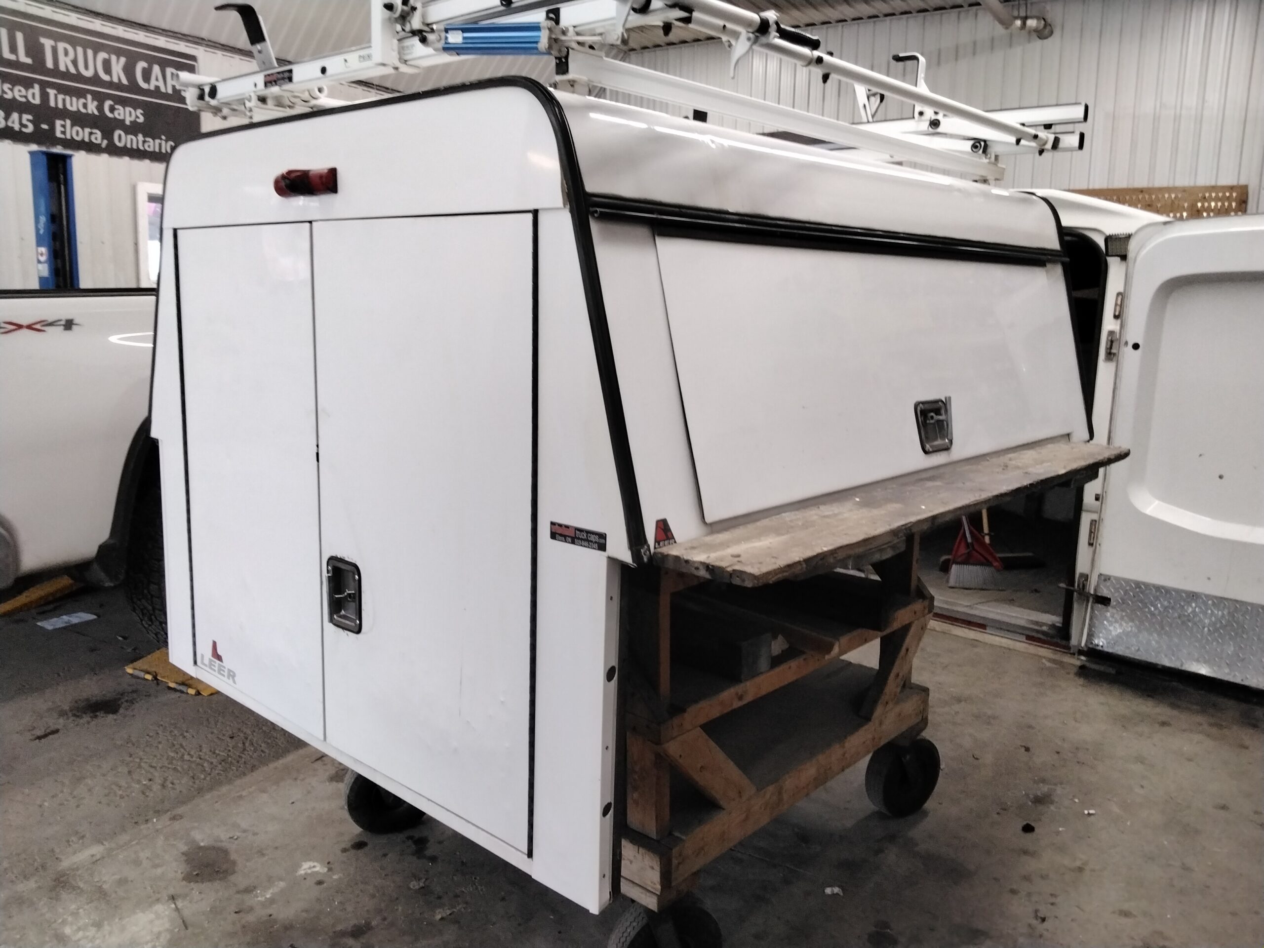 Ford F150 6’6 White Leer Contractor Truck Cap - Image 2