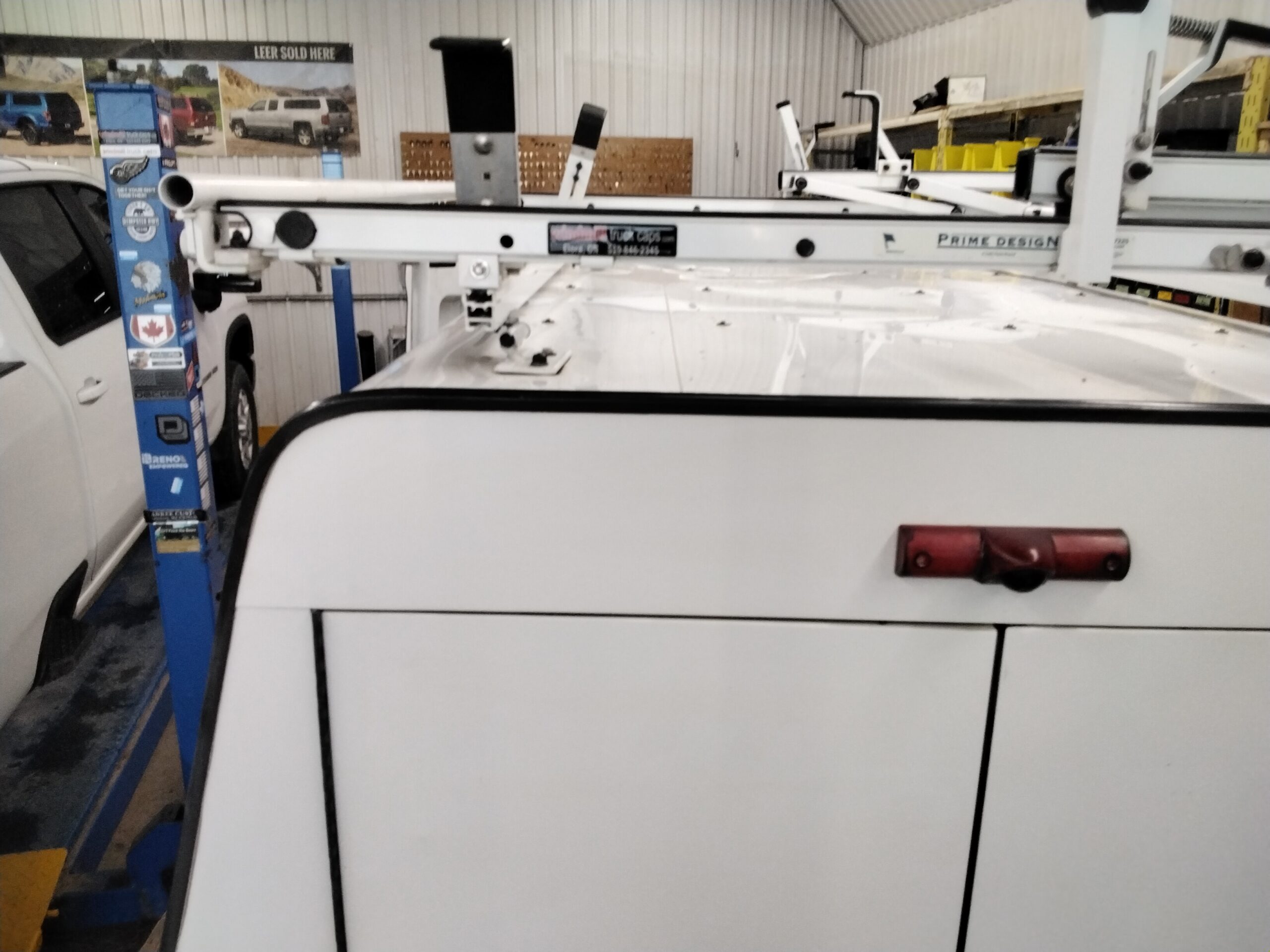 Ford F150 6’6 White Leer Contractor Truck Cap - Image 6