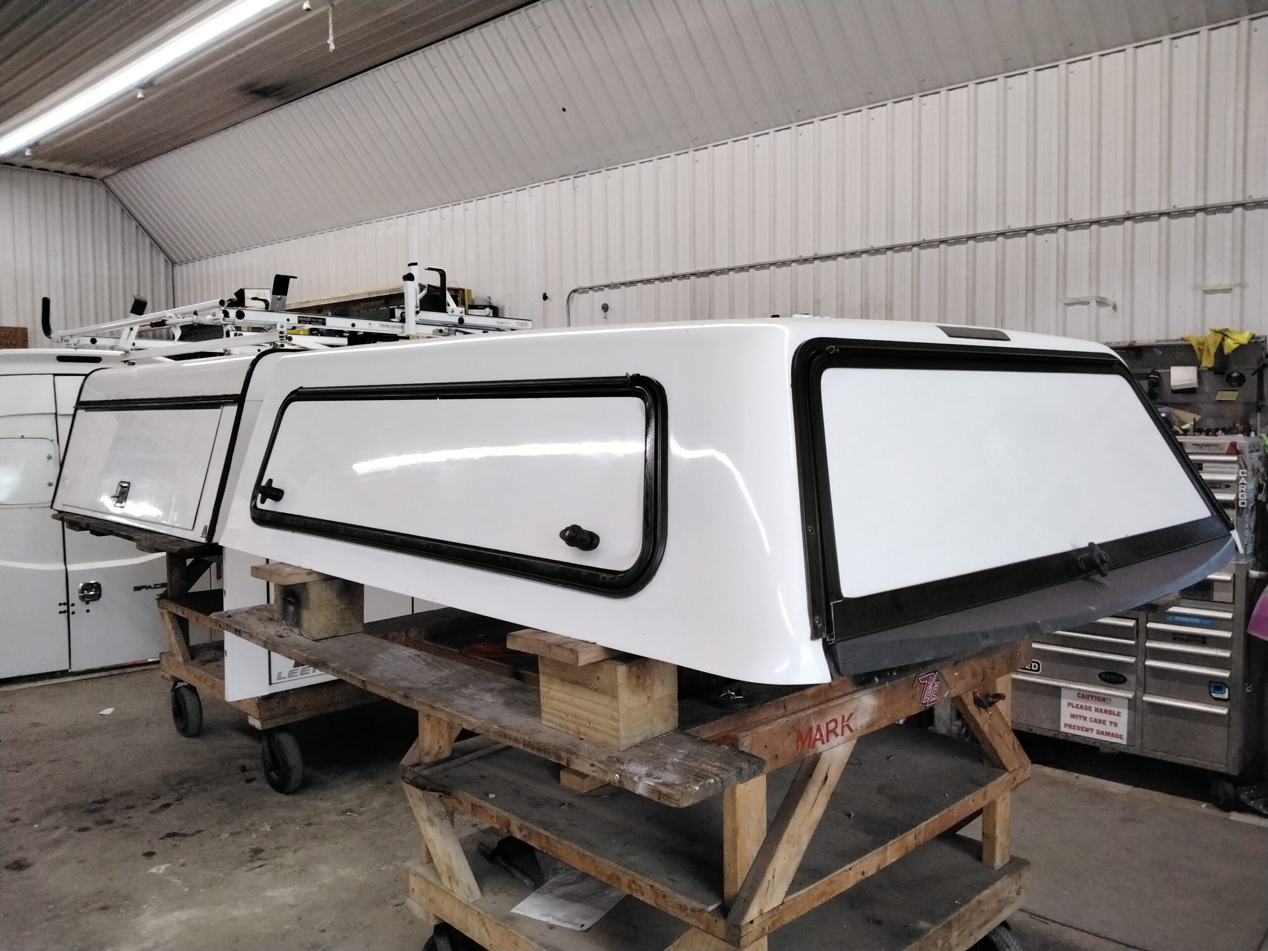 Dodge Ram 1500 6’4 PW7 Bright White Fibrobec Truck Cap - Image 2