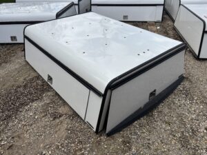 2020 – 2026 Chevrolet Silverado or GMC Sierra HD 2500/3500 6’9 White Swiss Contractor Truck Cap