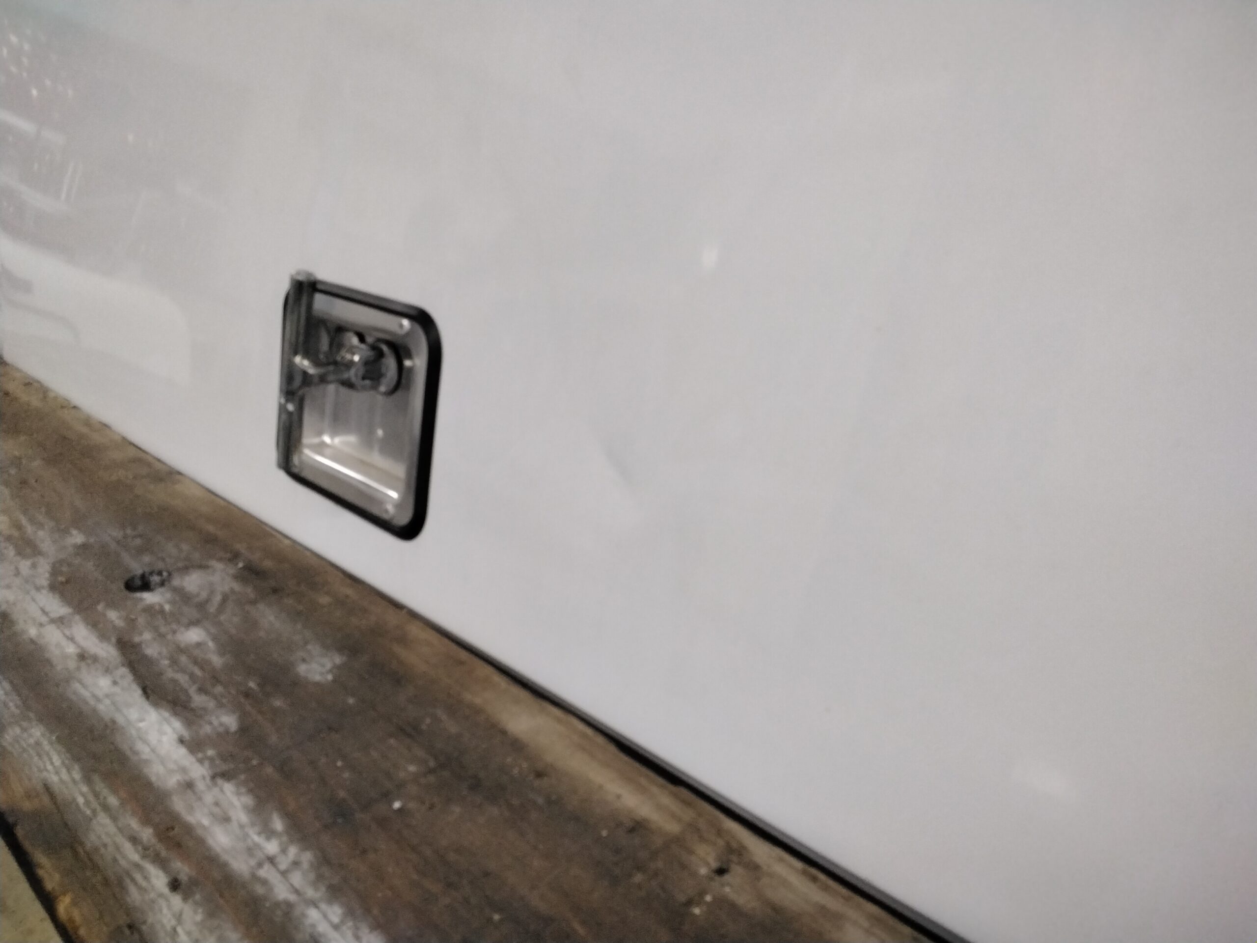 2019 – 2023 Ford Ranger 5′ White ARE Contractor Truck Cap - Image 8