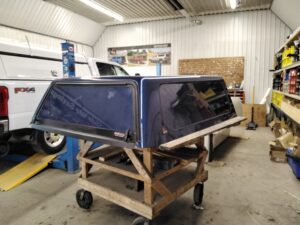 GMC Sierra or Chevrolet Silverado 5’8 GTS Blue Leer Legend Truck Cap