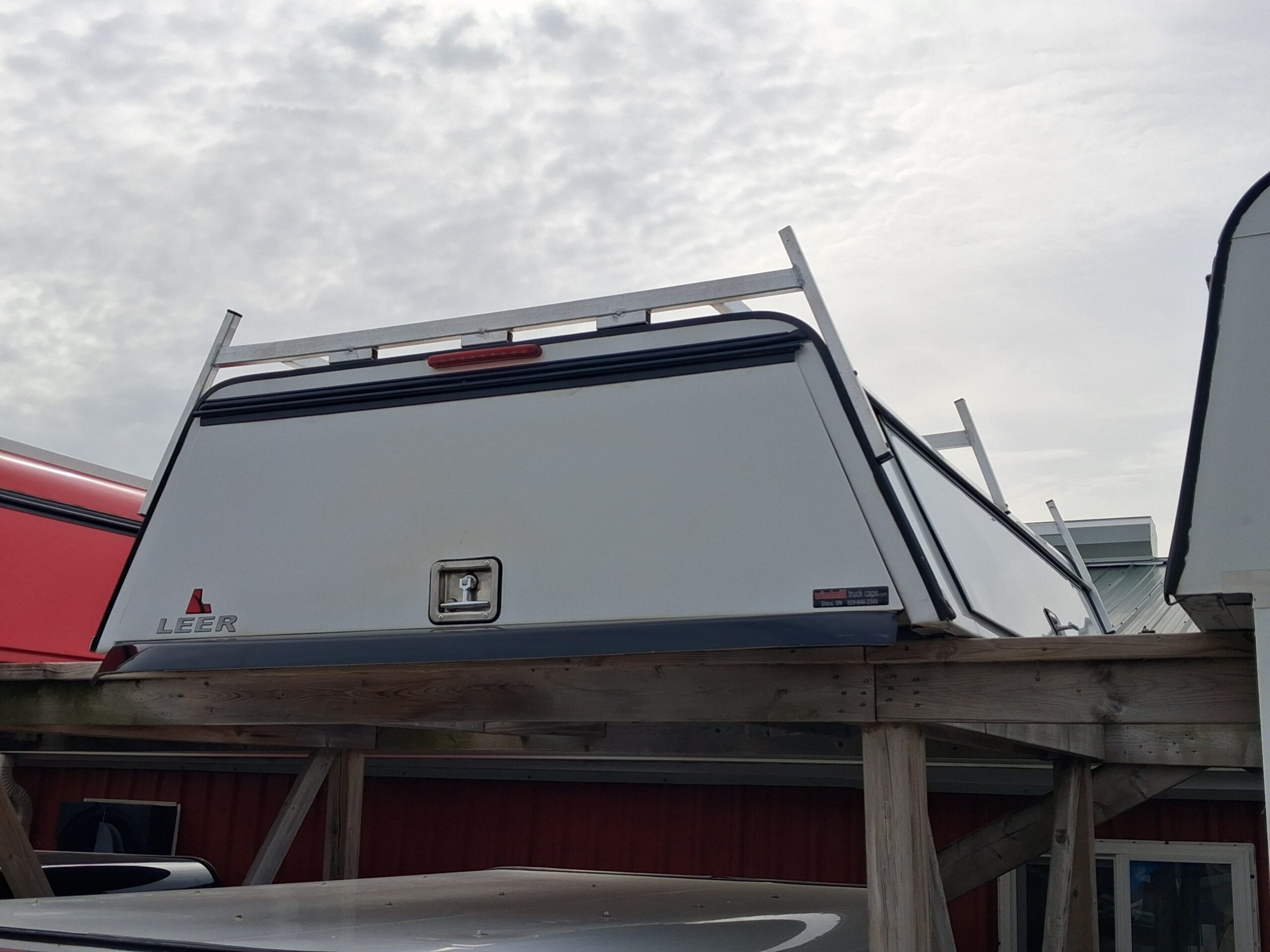 2020 – 2026 GMC Sierra or Chevrolet Silverado HD 2500/3500 8′ White Contractor Truck Cap - Image 2