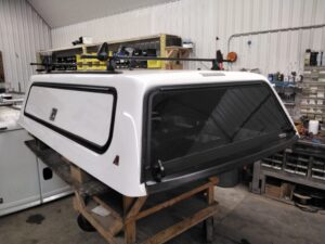 Dodge Ram 8′ PW7 White Leer100RCC Truck Cap