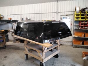 2021 – 2026 Ford F150 5’6 UM Agate Black Leer100XL Truck Cap
