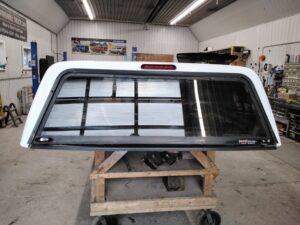 Chevrolet Silverado or GMC Sierra 8′ GAZ White Ranch Truck Cap