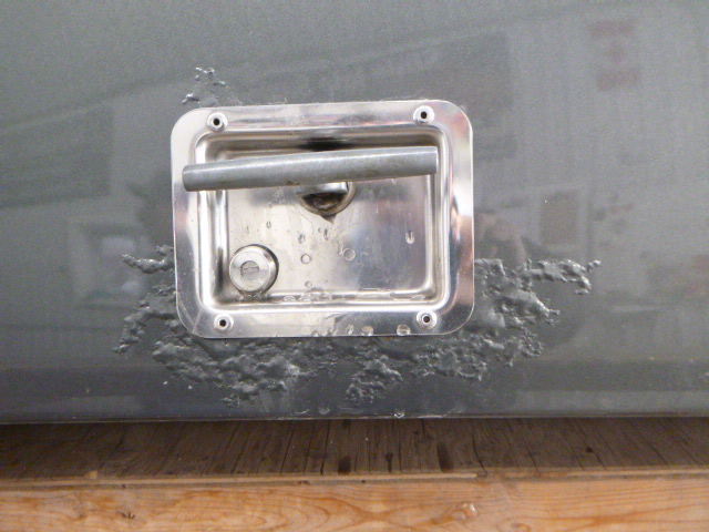 2004 – 2012 GMC Canyon or Chevrolet Colorado 6’2 Green ARE DCU Contractor Truck Cap - Image 4