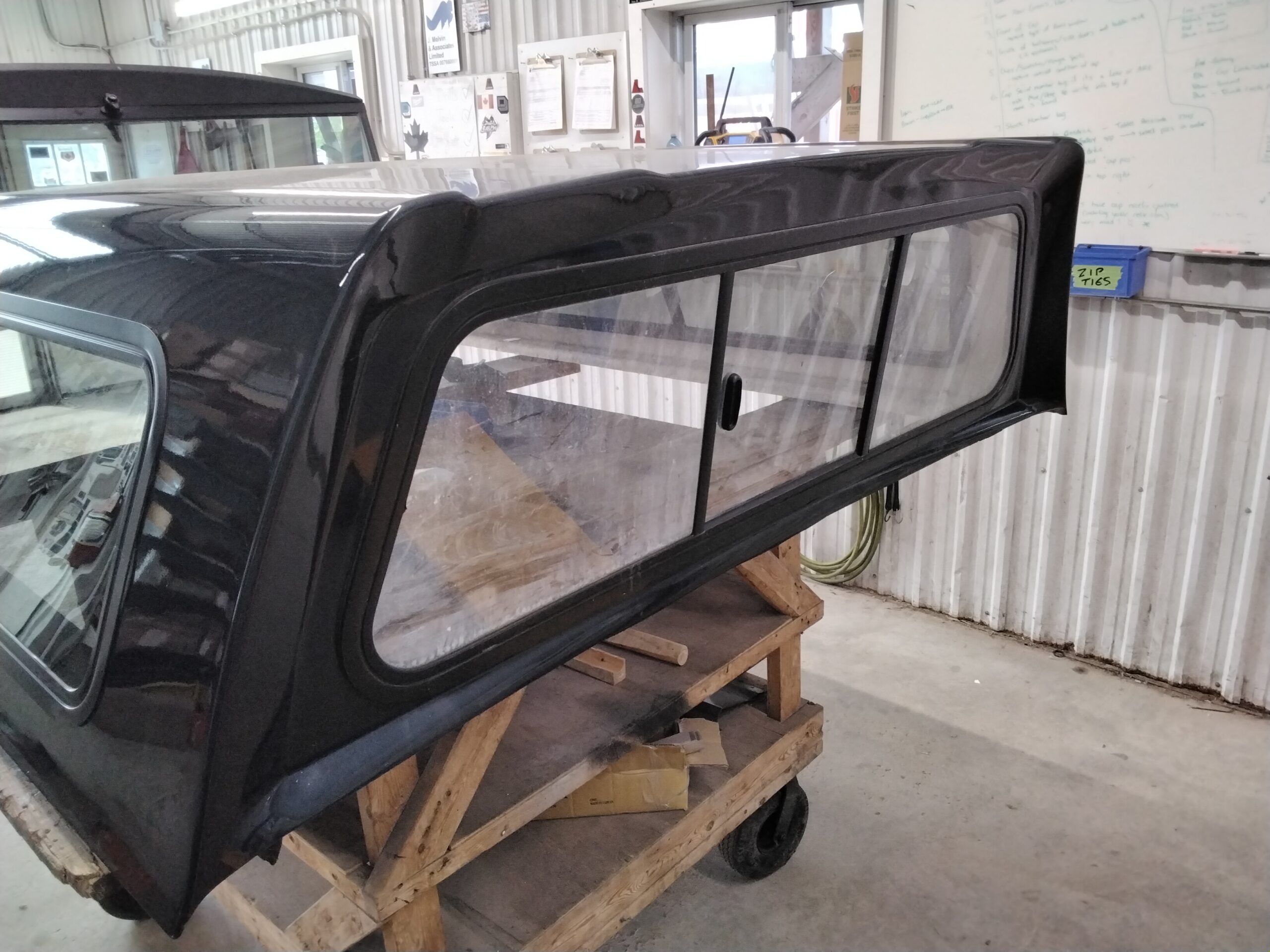 2019 – 2026 Dodge Ram 6’4 New Body Style PAR Maximum Steel Contour III Truck Cap - Image 4