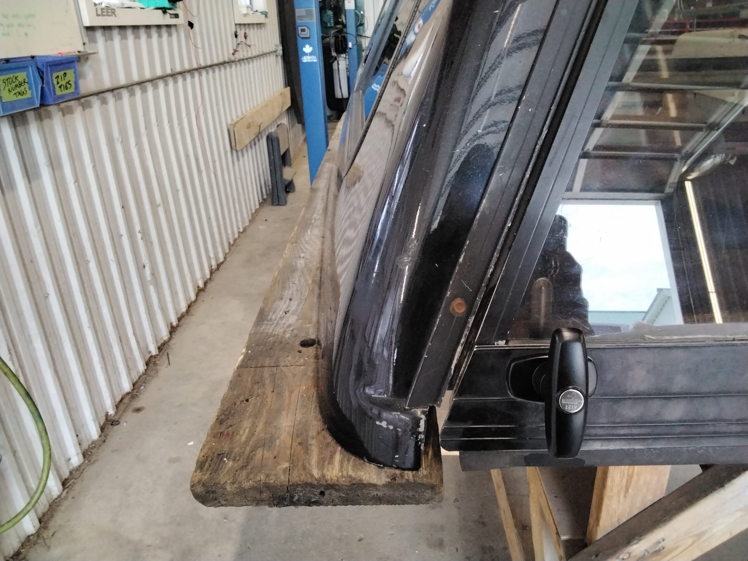 2004 – 2008 Ford F150 5’6 Black Ranch Truck Cap - Image 9