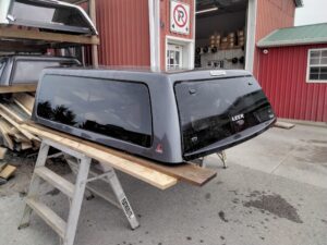 Dodge Ram 6’4 CREW Cab PAU Granite Crystal Metallic Leer100XQ Truck Cap