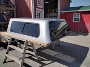 Chevrolet Silverado or GMC Sierra 5’8 GAN Silver Ice Contour III Truck Cap
