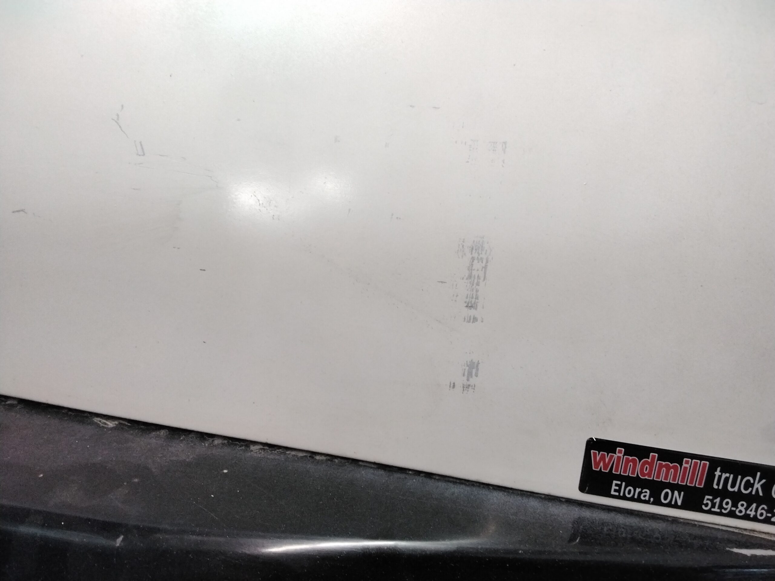 2015 – 2020 Ford F150 8′ White Leer Contractor Truck Cap - Image 10