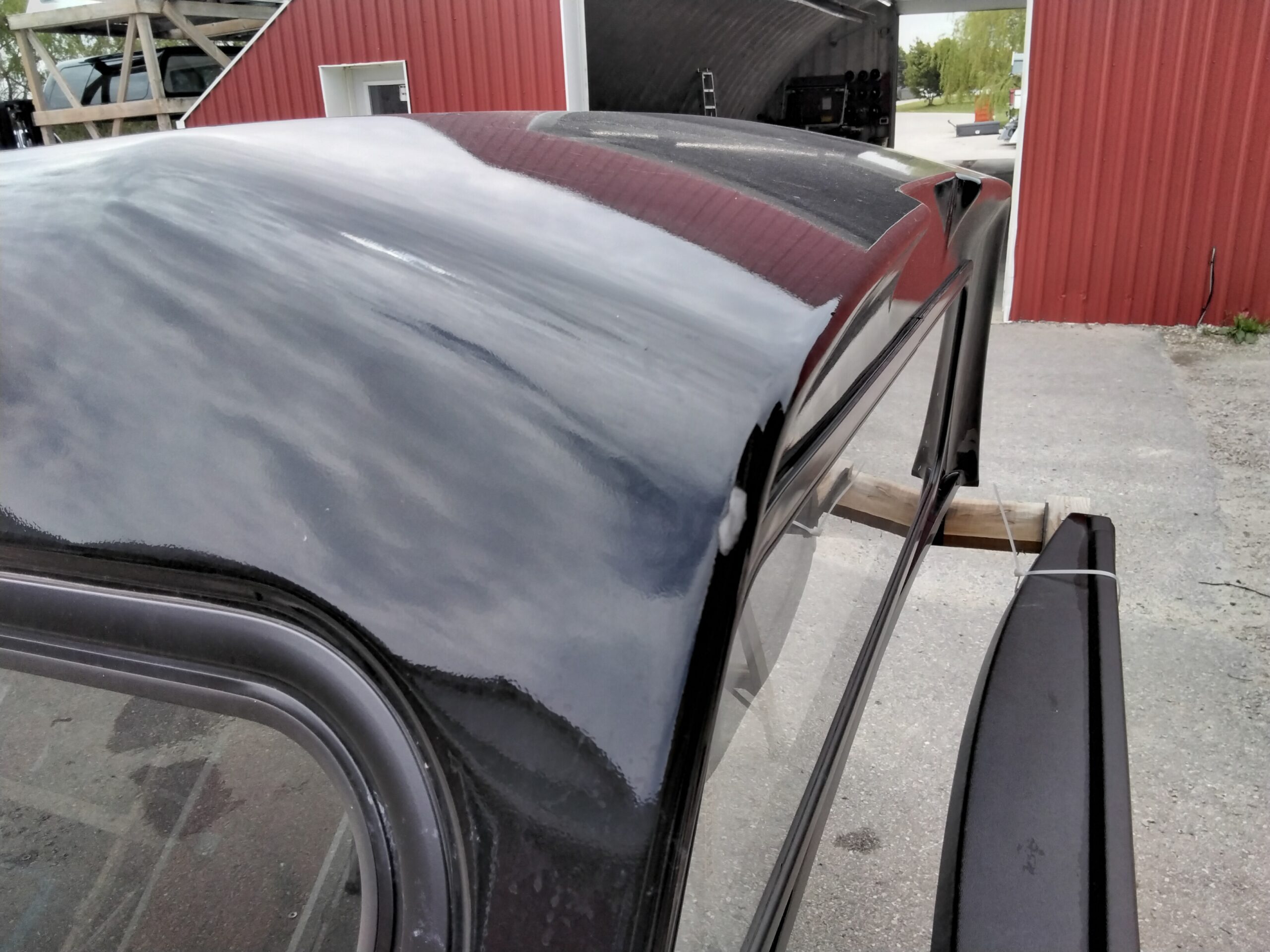 Dodge Ram 6’4 PXJ Diamond Black Leer180 Truck Cap - Image 5