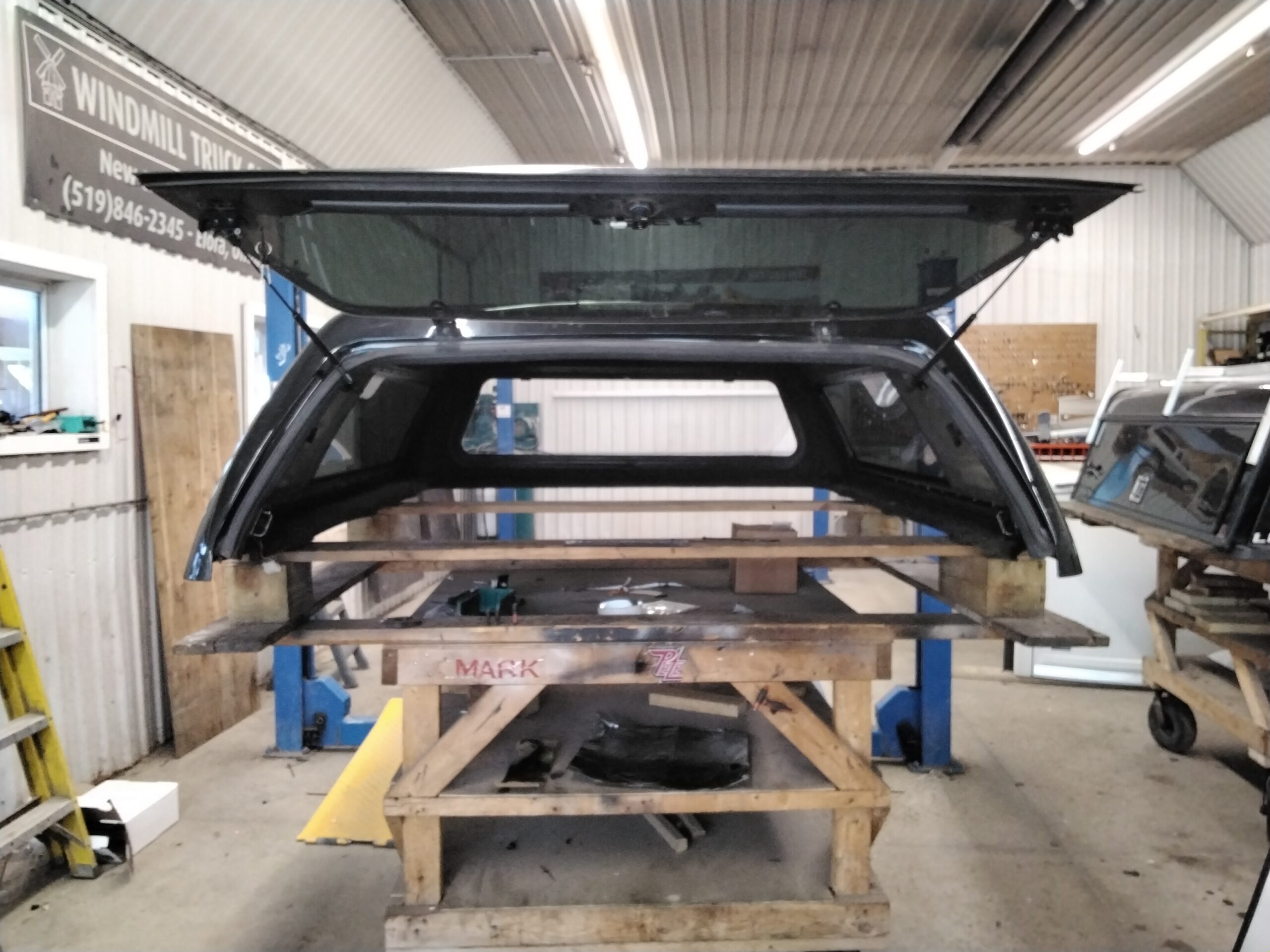 2009 – 2014 Ford F150 6’6 Black Leer100XL Truck Cap - Image 3