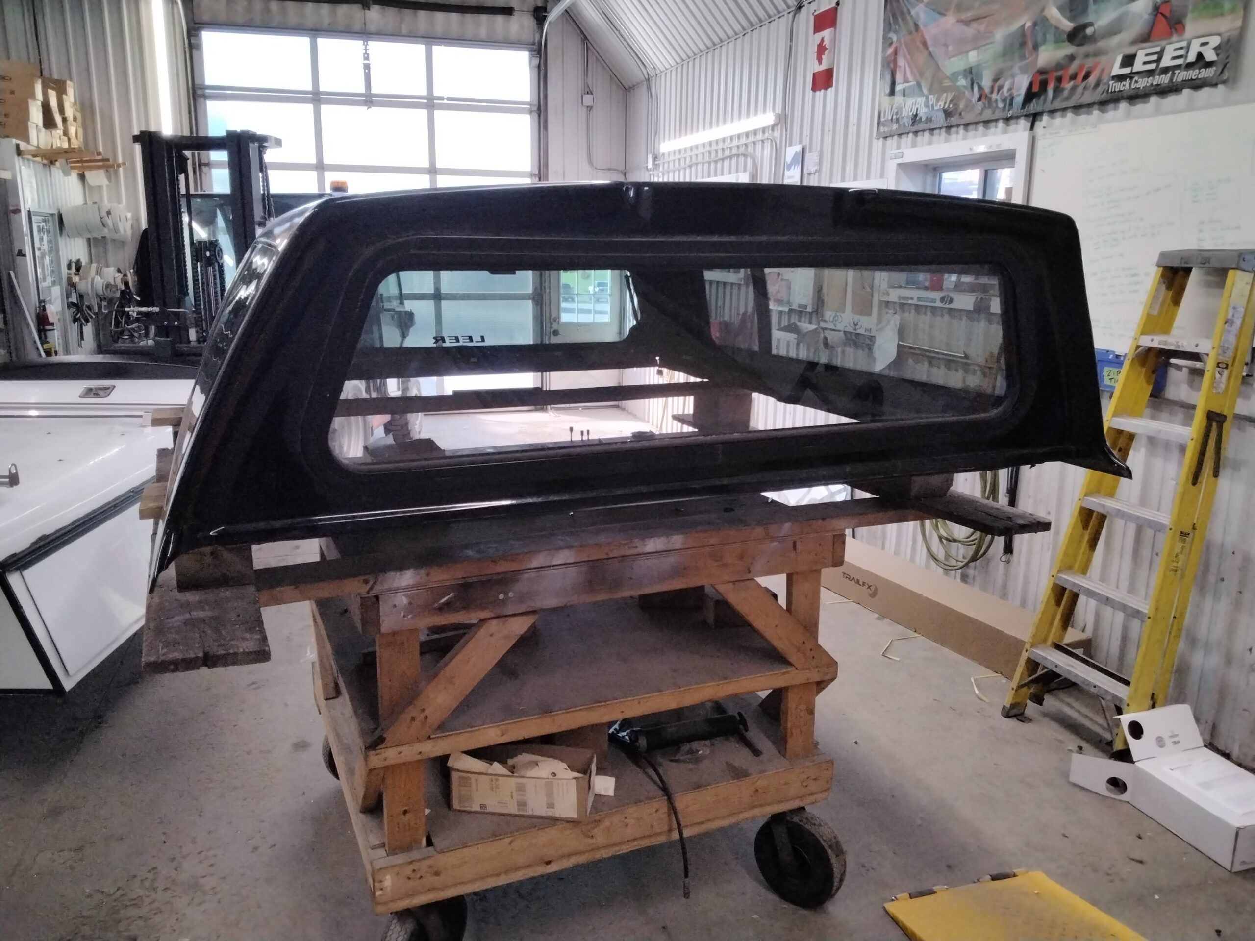 2009 – 2014 Ford F150 6’6 Black Leer100XL Truck Cap - Image 4