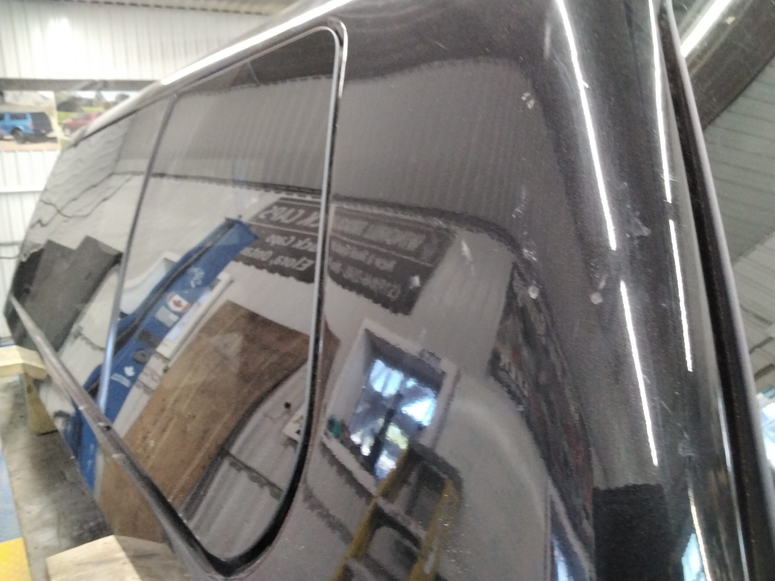 2009 – 2014 Ford F150 6’6 Black Leer100XL Truck Cap - Image 5