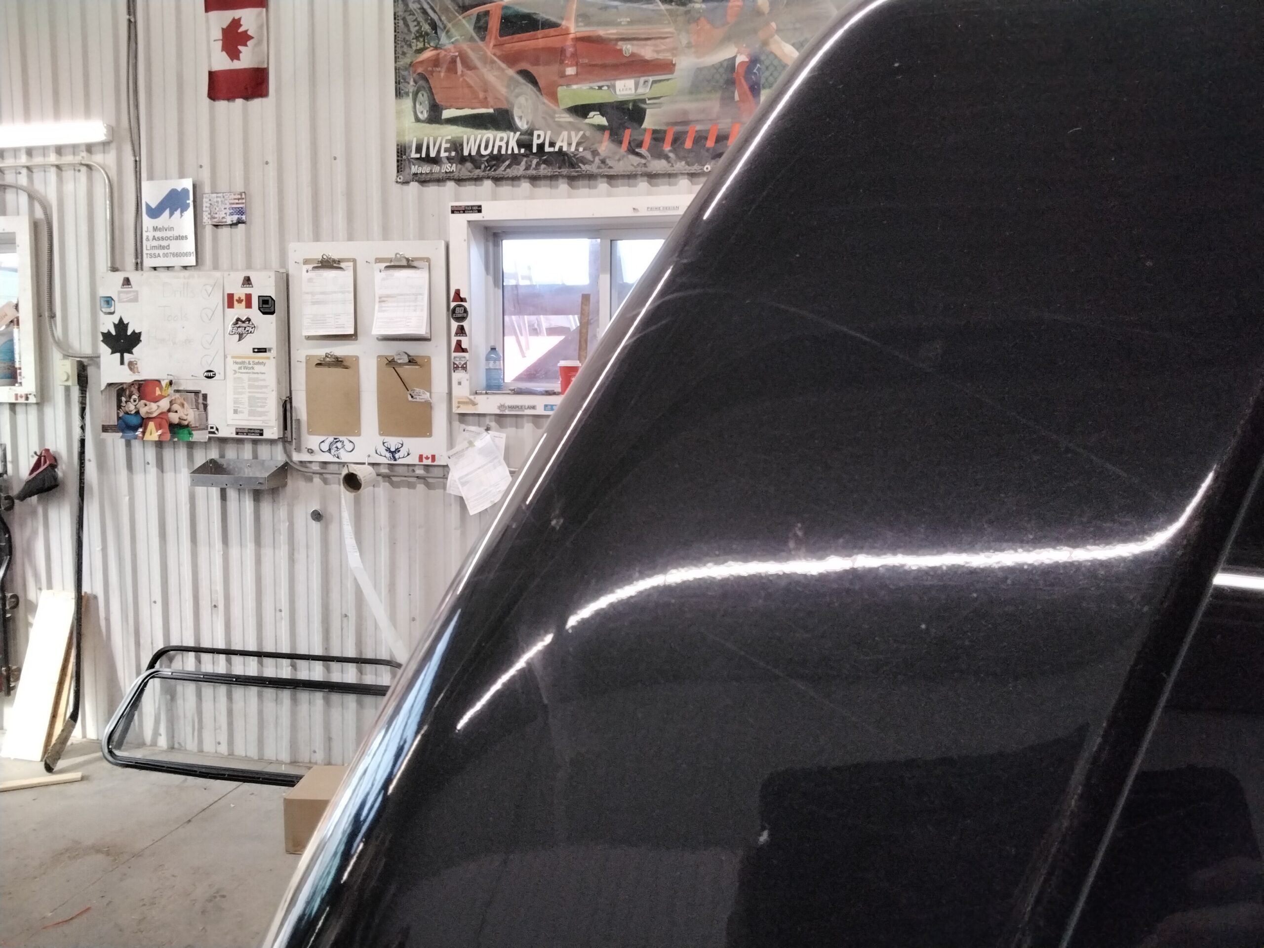 2009 – 2014 Ford F150 6’6 Black Leer100XL Truck Cap - Image 7