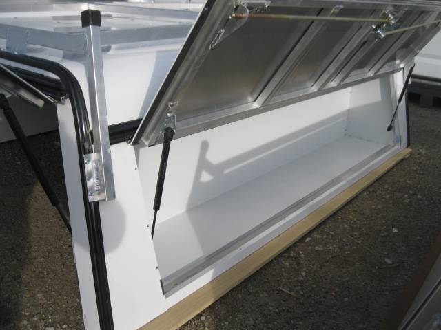 2015-2020 FORD F150 5.5′ NEW WHITE HDU CONTRACTOR TRUCK CAP - Image 4