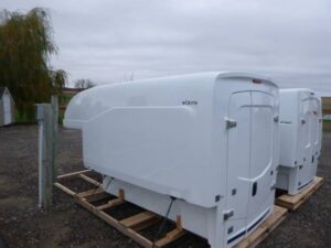 New Maranda V-375 8′ Slide In Truck cap