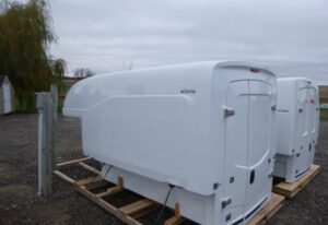 New Maranda V-335 6.5′ Slide In Truck cap