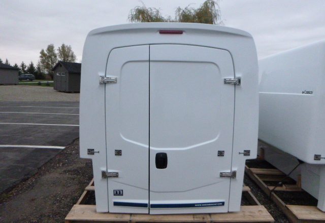 New Maranda V-335 6.5′ Slide In Truck cap - Image 2