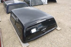 2019-2023 Ford Ranger 6′ UM Black Leer 100XR Truck Cap