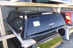 2019-2023 Ford Ranger 6′ UM Black Leer 100XR Truck Cap