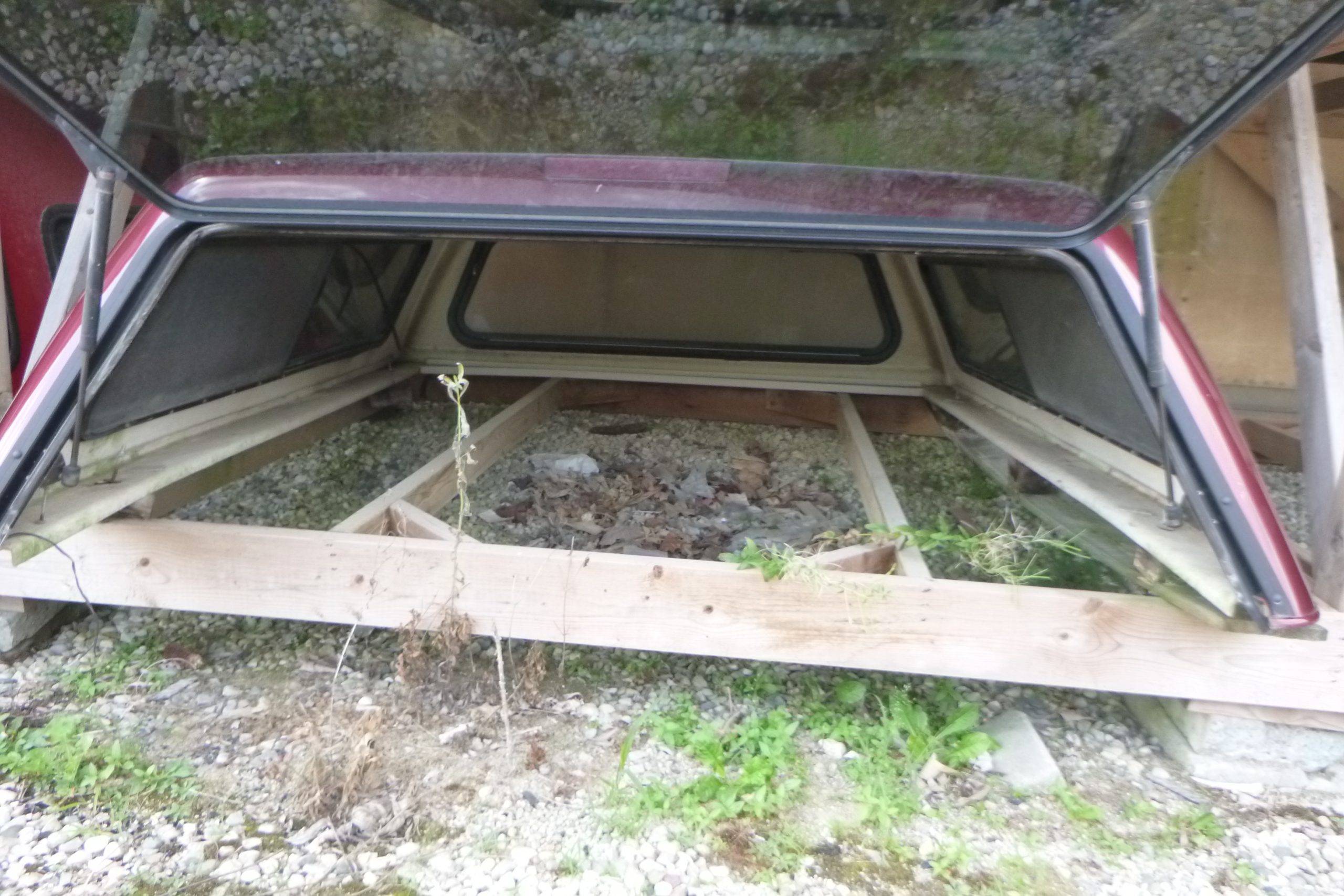 2007-2013 GMC Sierra Crew Cab Burgandy 6’6 ARE Truck Cap - Image 3