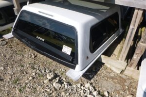Chevrolet Silverado 1500 5.8′ New White Leer 100S Truck Cap