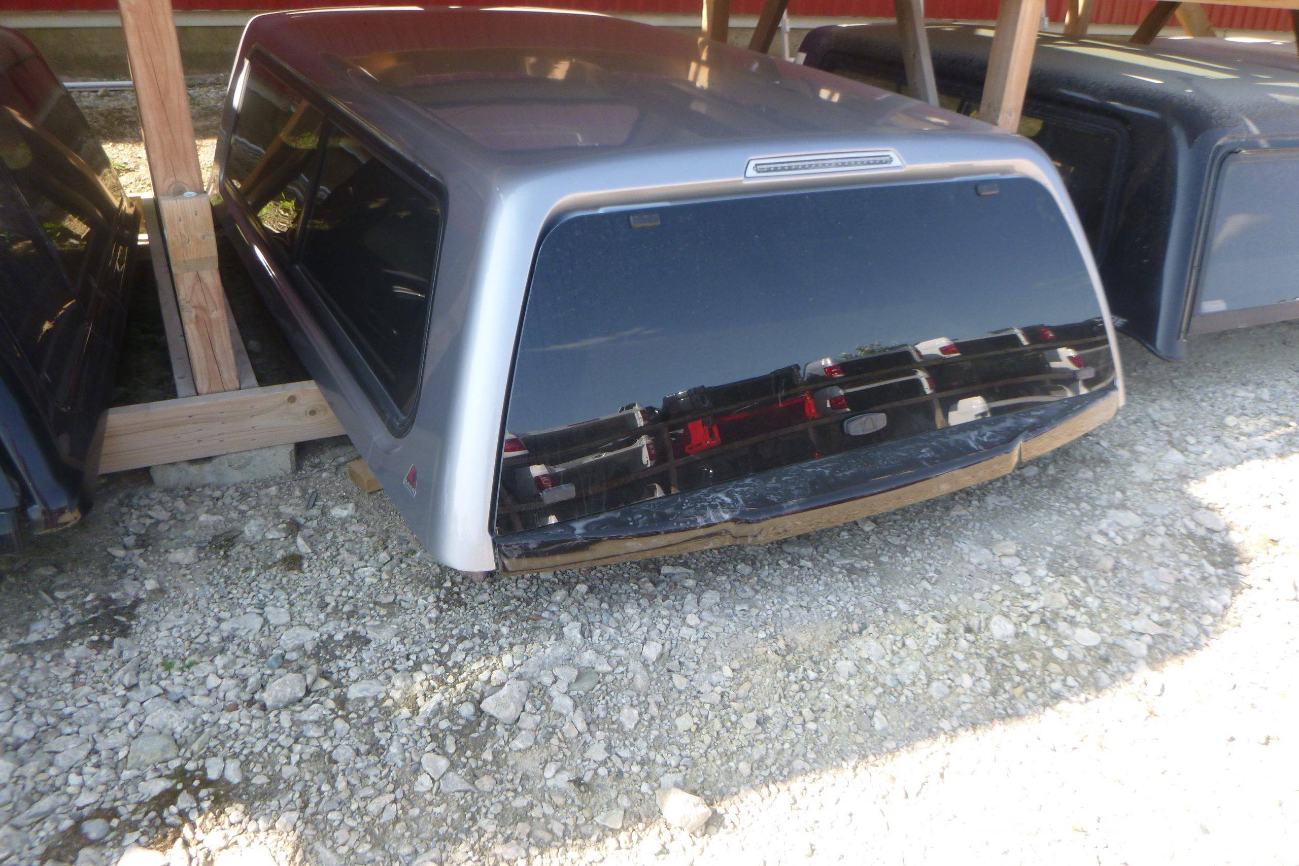 2017-2022 Ford Superduty 8′ Grey Leer 100XR Truck Cap - Image 2