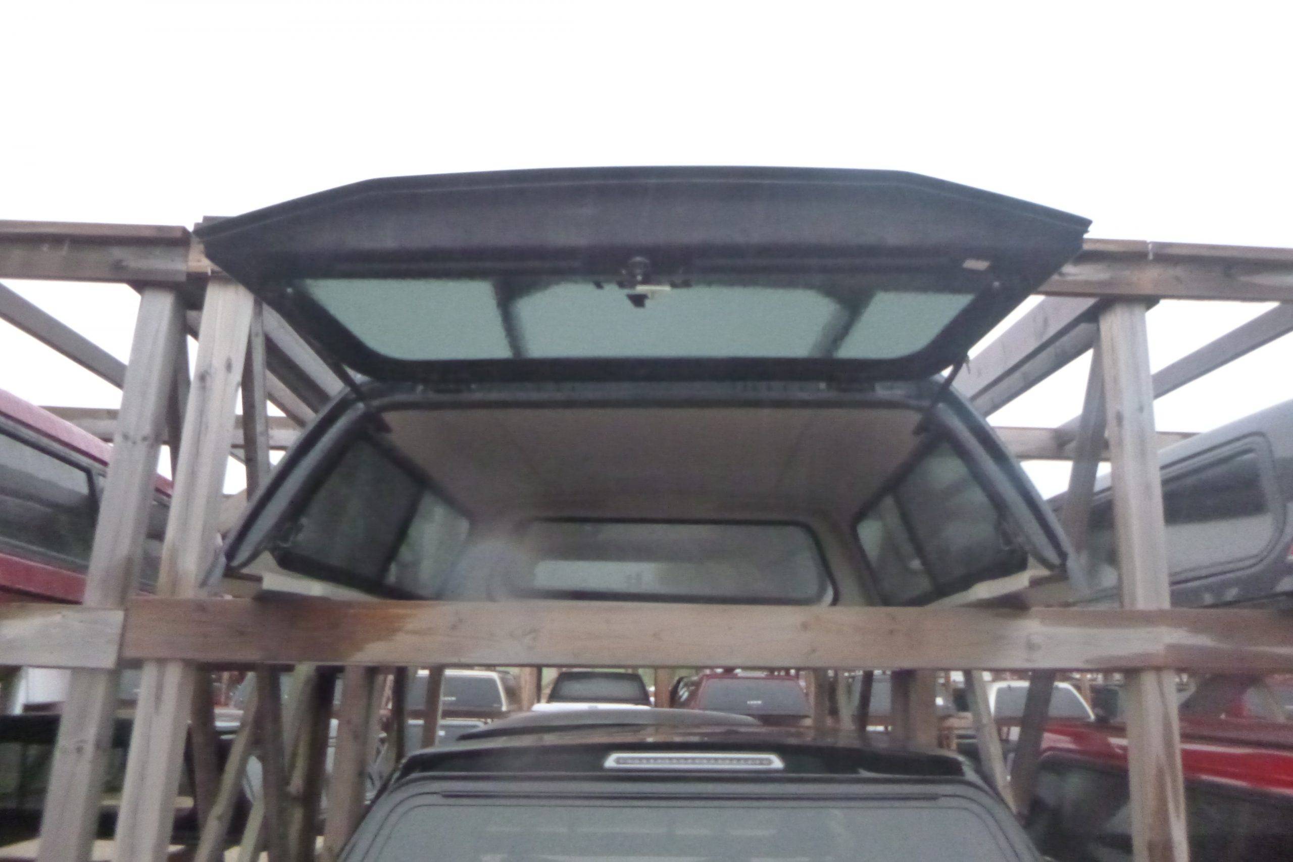 2019-2023 Ford Ranger 6′ Red Leer 180 Midrise Truck Cap - Image 3