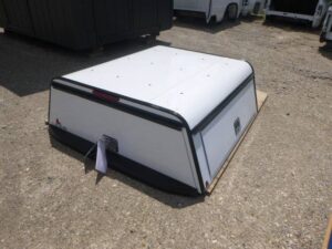 2022-2026 Nissan Frontier 5’2 White Leer Aluminum Contractor Cap
