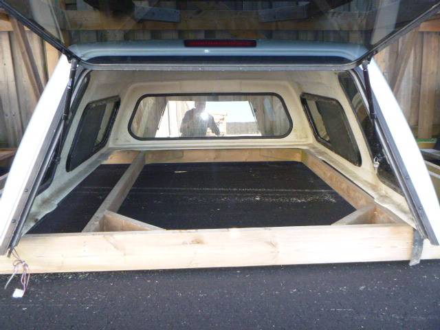 2004-2013 GMC Canyon or Chevrolet Colorado 6’2 Leer 122 Truck Cap - Image 5