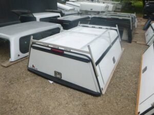 2015-2022 GMC Canyon OR Chevrolet Colorado 6’2 White Leer DCC Truck Cap